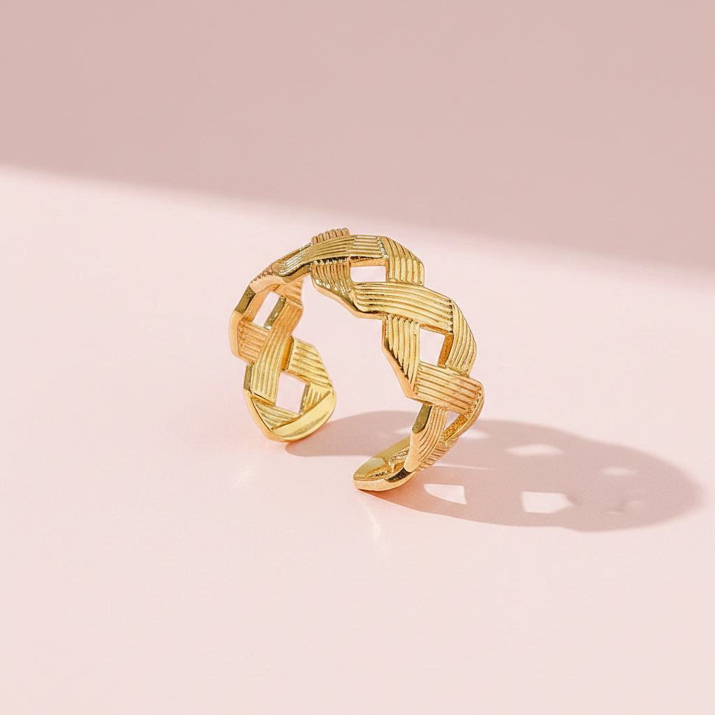 Bague Géométrique Large – Acier Inoxydable Plaqué Or 18K