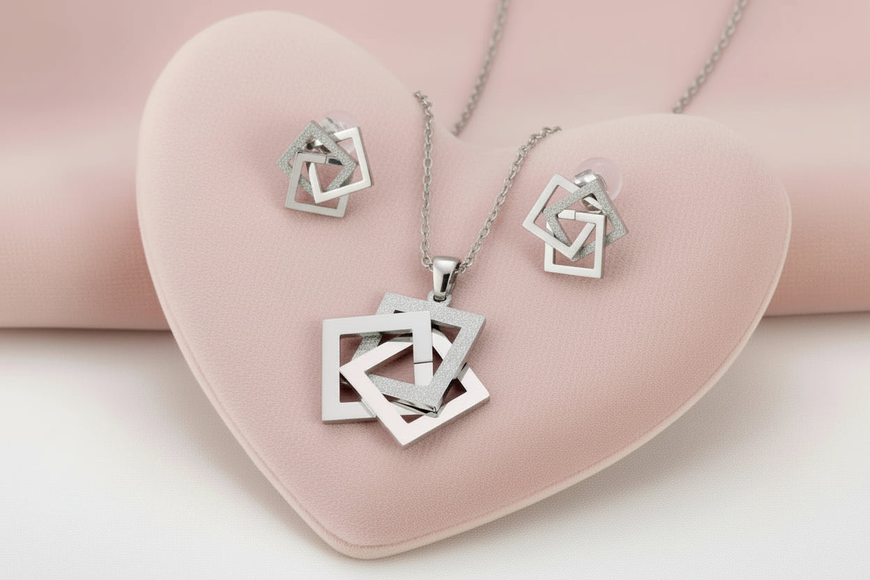 Collier et boucles Carrés Entrelacés