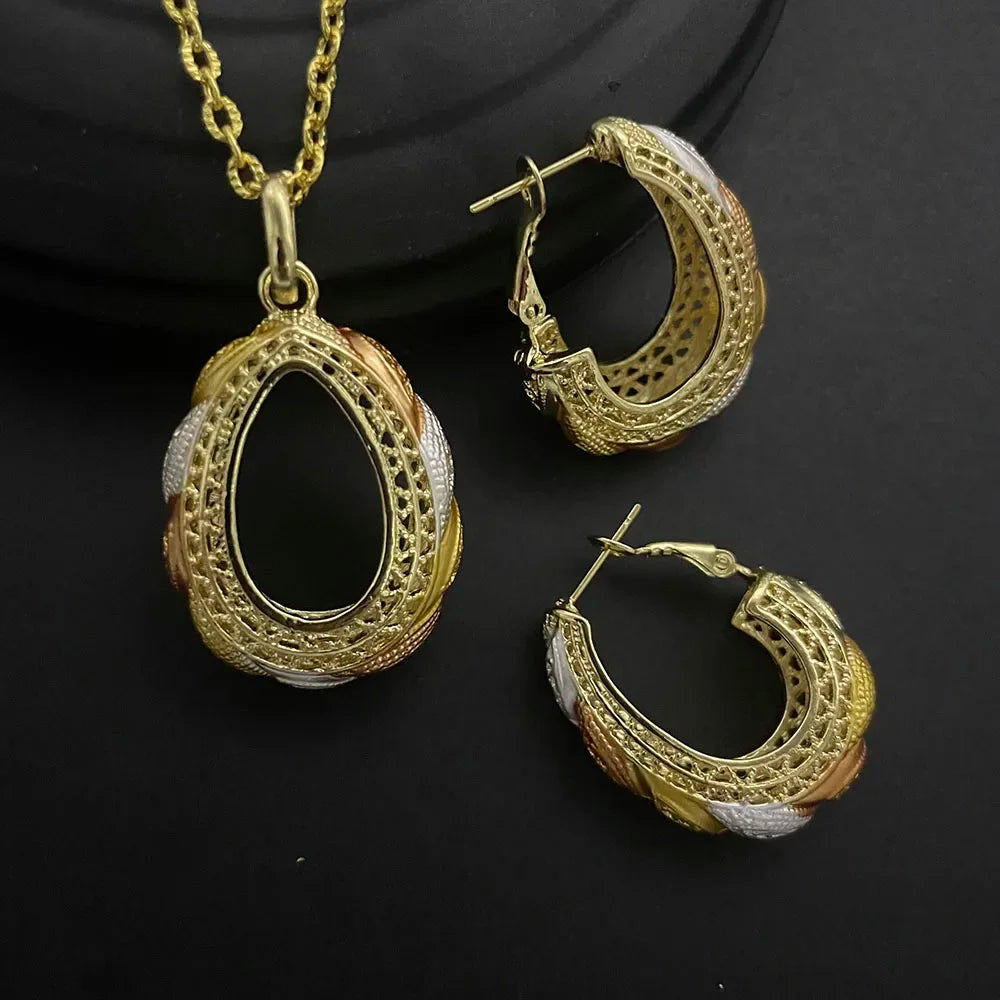 Collier et boucles d'oreilles géométriques