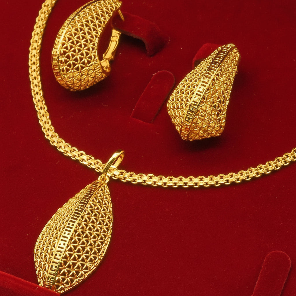 Collier et boucles d'oreilles géométriques